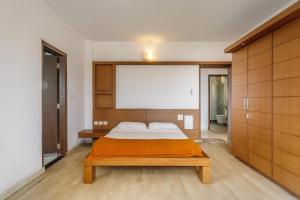 Lakeside AeroBay by Red Olive Nr Airport 3BHK