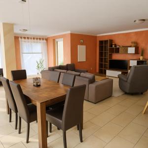 SUNNYHOME Ferienwohnung am Brückelsee