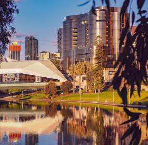 Ruthven Mansions CBD Boutique NY-Style Apartment