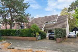 The Green Oasis charming family villa with garden and private parking