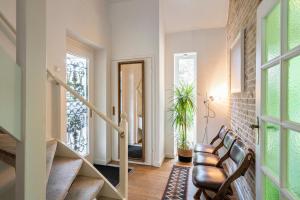 The Green Oasis charming family villa with garden and private parking