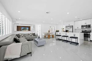 Chic Pompano Getaway - Pool Beach & Pickleball - Family