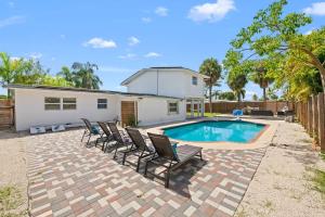 Chic Pompano Getaway - Pool Beach & Pickleball - Family