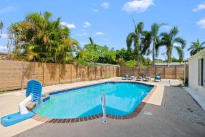 Chic Pompano Getaway - Pool Beach & Pickleball - Family