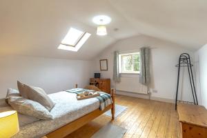 Prince Ruperts cottage with garden