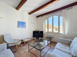 Grande maison avec vue mer et jacuzzi au cœur de Calvi