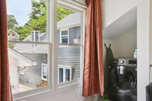 Walk to Krog St Mkt Free Off-Street Parking