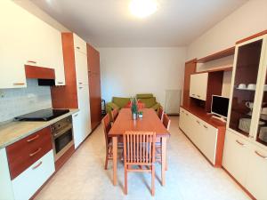 Trilocale piano terra con doppi servizi Piazza Aurora