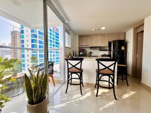 Stunning Bocagrande Beach Apartment