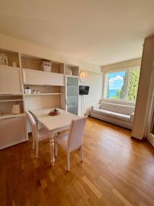 Relais Villa Alba - Gardone Riviera - by Host4U