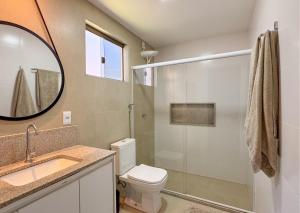 casadecastelhanos, Quadra do MAR de CASTELHANOS, 4 suítes com AR, Churrasqueira, Piscina, Hidromassagem, Cozinha INTEGRADA GOURMET Ideal para FAMÍLIA E AMIGOS