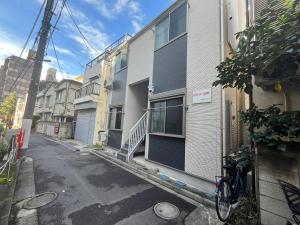 Shinjuku 5 min, 1 min walk from Shinnakano Station, Room 202