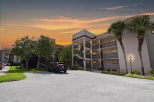 1 Bedroom Condo with Heated Pool A-22