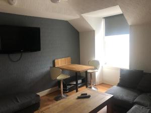 2 Bedroom Apartment in Newtown