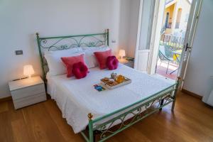 Serafini Home 34 con piscina e vista mozzafiato