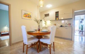 Amazing Apartment In Igrane With Wifi