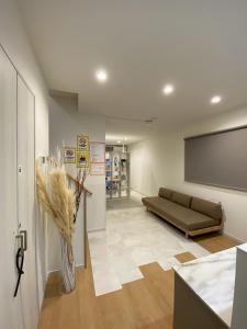 尾道 一軒家貸切尾道観光 JR松永駅徒歩1分MAX6人 Cozy Entire House Great for Onomichi Sightseeing! 1-Min Walk from JR Matsun 3星级 住宿 套房