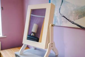 4 Bed House - Sleeps 8 - Free Parking - Manchester