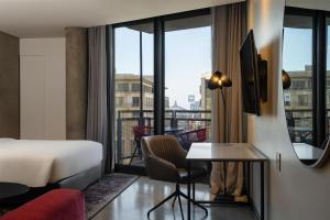 Radisson RED Hotel V&A Waterfront Cape Town