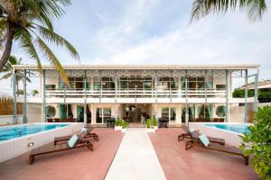 Beachfront 3 bedrooms 12ppl BBQ,Kitchen,Pool