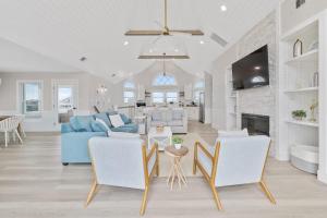 Elegant Updated Oceanfront Home with Pool & Hot Tub