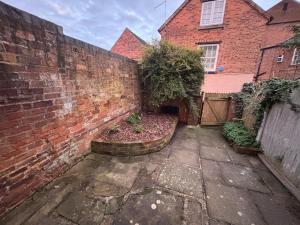 Ashbourne Market Place Holiday Cottage