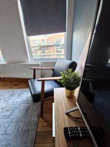 Home on Piccadilly Line