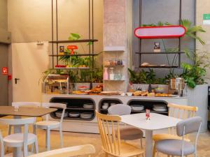 Hunters Hotel by Jalo