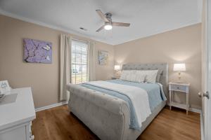 Pet-Friendly 3 BR Home with King Bed and Fenced Yard Near Downtown