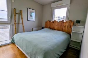 Apartment with balcony and parking near center