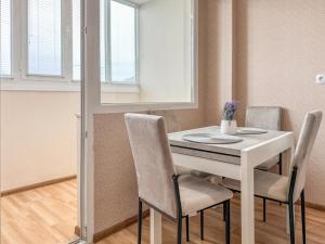 One-Bedroom Apartment next to Mall Plovdiv with Free Street Parking