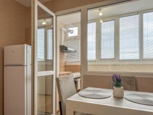 One-Bedroom Apartment next to Mall Plovdiv with Free Street Parking