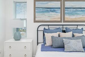 7BR Designer Home, Pool & Steps to Beach - Sundial