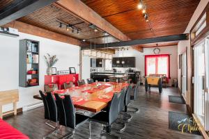 Front LAKE Simon HOT TUB 4br 16p BEACH private