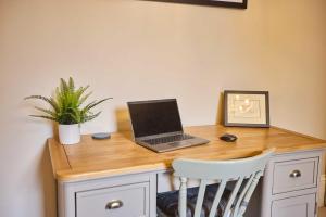 Host & Stay - Hextol Retreat