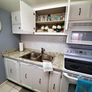 ★ Treasure Island Getaway wPrivate Beach Access!