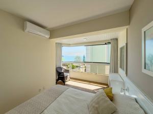 C178 Belíssimo apto com uma incrível vista para o mar!