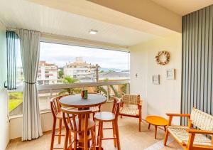 C178 Belíssimo apto com uma incrível vista para o mar!