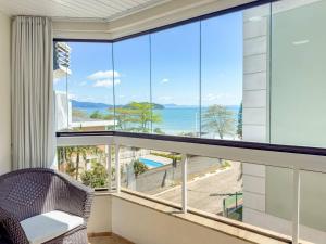 C178 Belíssimo apto com uma incrível vista para o mar!