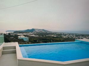 Blue Domes Escape - Stylish Santorini Stay