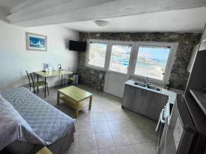 Blue Domes Escape - Stylish Santorini Stay