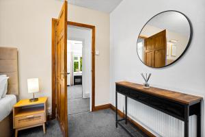 Stylish 3Bed House - Garden - Parking - Smart TV - Netflix 73B