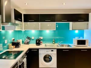 Comfortable 2BR Westminster Apartment