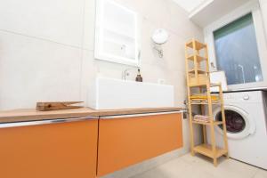 Claudias Home Minimal Design 500m from the Center