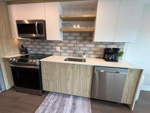 Modern & spotless 1 BR downtown with 6 appliances