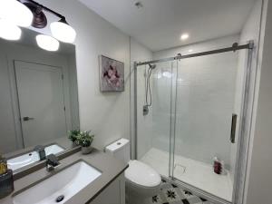 Waterfront large 1 BR with 6 appliances & gym
