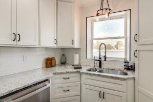 2 Mi to Ark Encounter! Walkable Williamstown Condo