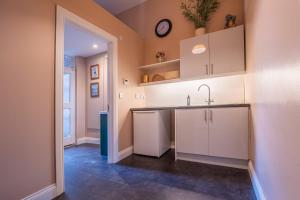 Rooms & Apartments Malone Road