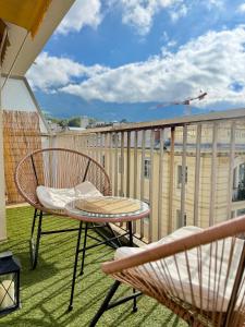 Le Victoria I Balcon & garage, Plein-centre