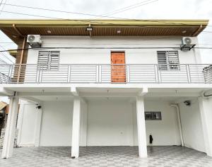 Up to 40 pax near Clark Speedway & Clark Airport